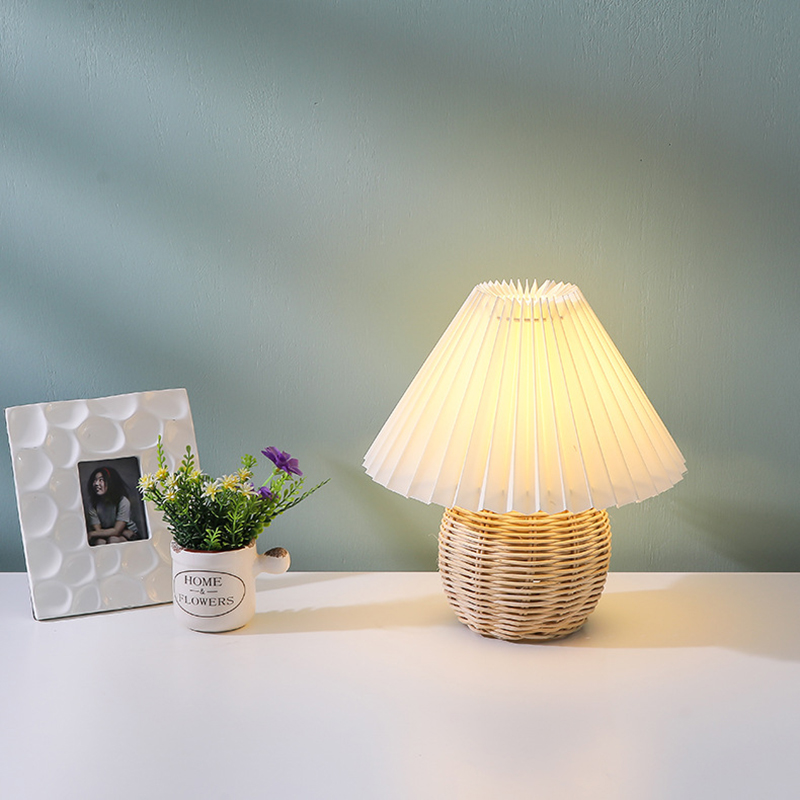 SCKDAY LED Pleated Table Lamp  - Desk Setup Vintage 评论和价格